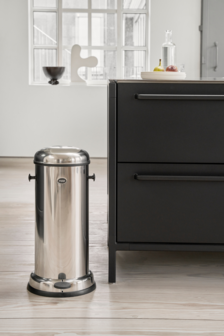 Vipp 16 Pedaalemmer 18 liter, RVS