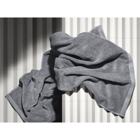 Vipp 104 badhanddoek 75x135 cm, grijs